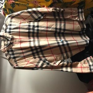 Burberry Buttom up.